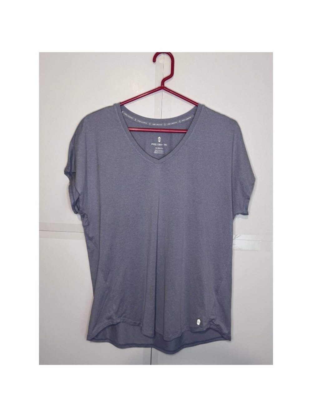 Free Country Athletic V-Neck Top Size XL